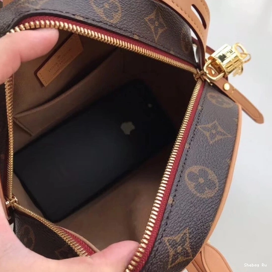 Vuitton BOITE CHAPEAU PETITE Louis 0731